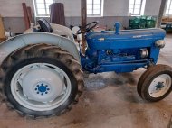 Inserat Traktor Fordson Super Dexta 