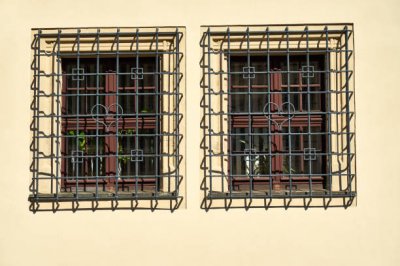 Inserat Fenstergitter mit Herzen 