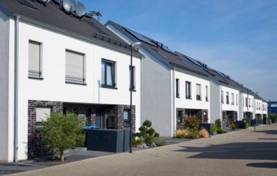 Inserat Reihenhäuserbau mit Stein Verkleidung 