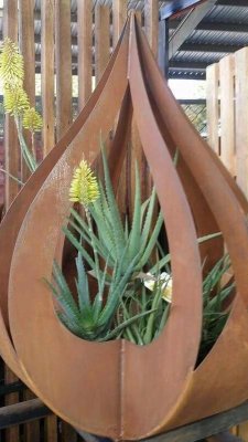 Inserat Pflanzengefäße aus Cordenstahl 