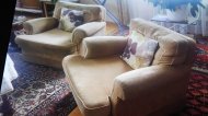 Inserat Sofa, zwei passende Couchsessel ,Tisch