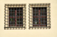 Inserat Fenstergitter mit Herzen 