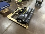Inserat Husqvarna Schlegelmäher zu Rider der 300er AWD Serie; BJ: 2026, 1PS