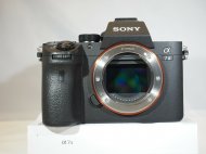 Inserat Sony Alpha 7 III mit Objektiv