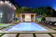 Inserat Hotelsbau mit Pool  Baubetrieb 